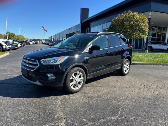 Used 2017 Ford Escape SE w/ Equipment Group 201A AWD/4WD image 3