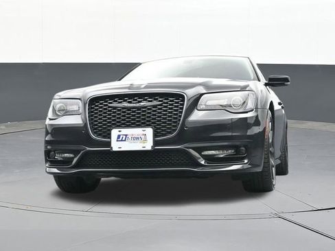 Used 2022 Chrysler 300 Touring L image 54