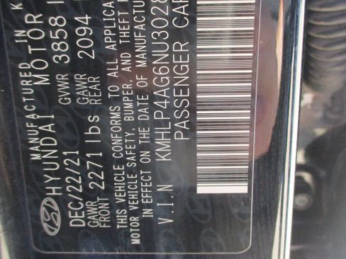 Used 2022 Hyundai Elantra Limited w/ Preferred Accessory Package FWD image 24