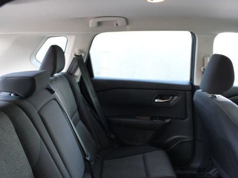 Used 2024 Nissan Rogue SV FWD image 24