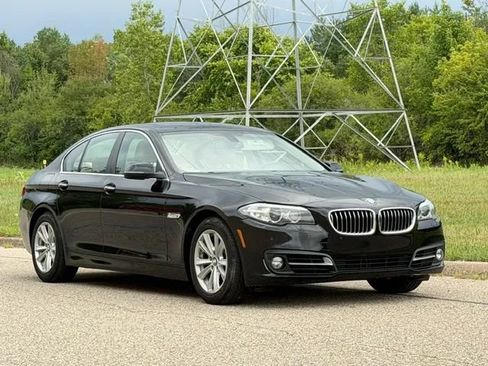 Used 2015 BMW 528i xDrive Sedan AWD/4WD image 2