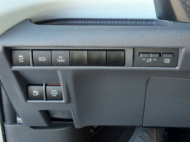 Used 2023 Toyota Sienna XSE w/ XSE Plus Package AWD/4WD image 18