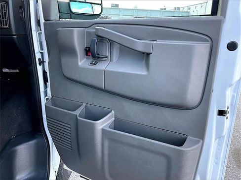 Used 2025 Chevrolet Express 3500 LS image 11