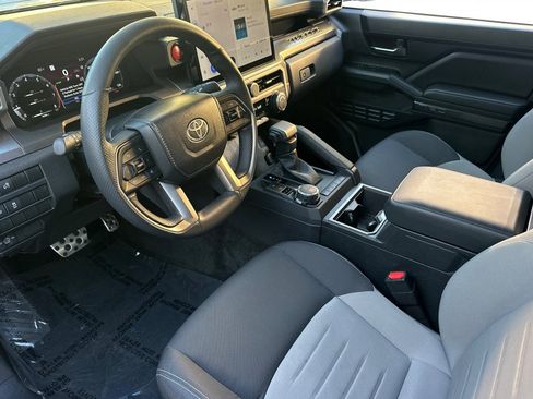 Used 2024 Toyota Tacoma TRD Sport image 8