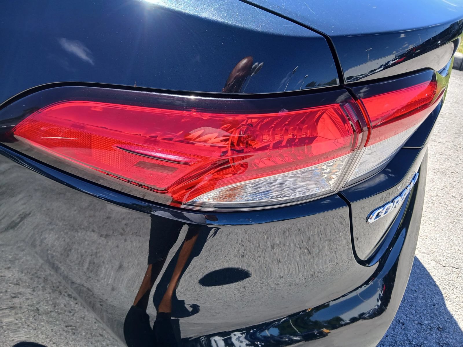 Used 2020 Toyota Corolla LE FWD image 11