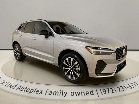 Used 2025 Volvo XC60 B5 Core AWD/4WD image 7