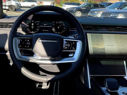 New 2025 Land Rover Range Rover Long Wheelbase SE image 15