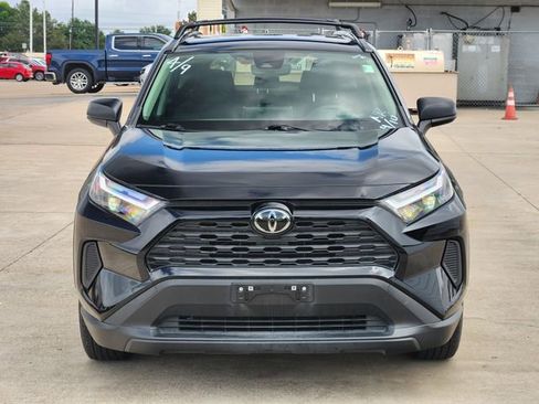 Used 2025 Toyota RAV4 LE AWD/4WD image 2