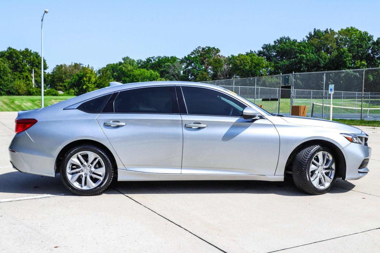 Used 2018 Honda Accord LX image 5