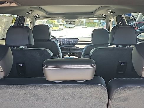 New 2026 Buick Enclave Avenir w/ Super Cruise Package image 8