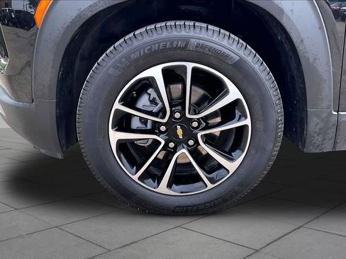 Used 2025 Chevrolet TrailBlazer LT FWD image 11