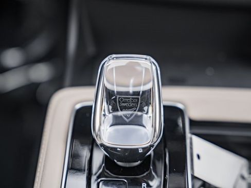 New 2026 Volvo XC90 B6 Plus w/ Protection Package Premier image 24