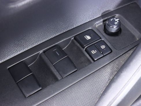 Used 2021 Toyota Corolla LE FWD image 27