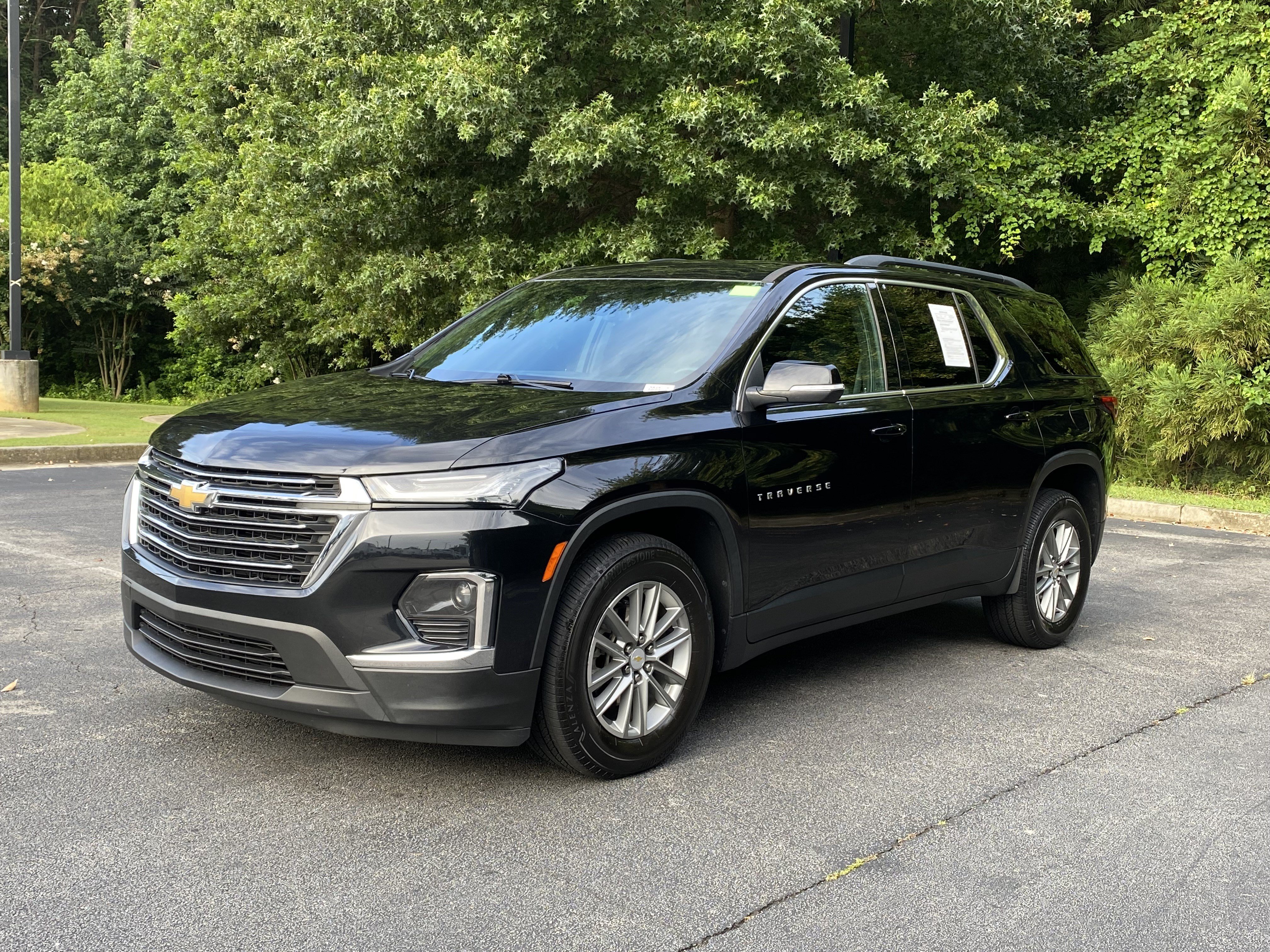 Used 2023 Chevrolet Traverse LT FWD image 5