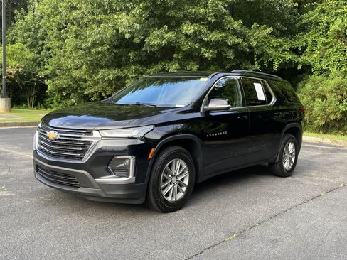 Used 2023 Chevrolet Traverse LT FWD image 5