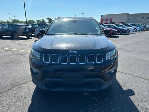 Used 2019 Jeep Compass Latitude FWD image 4