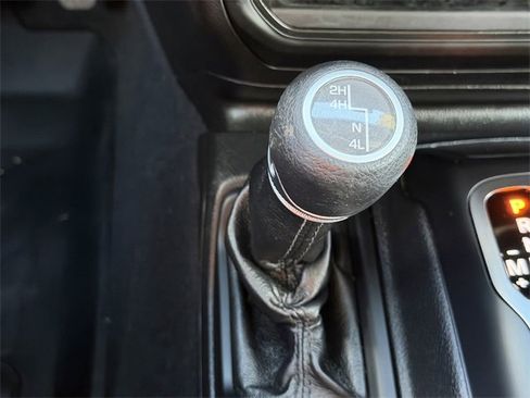 Used 2021 Jeep Gladiator Sport image 22