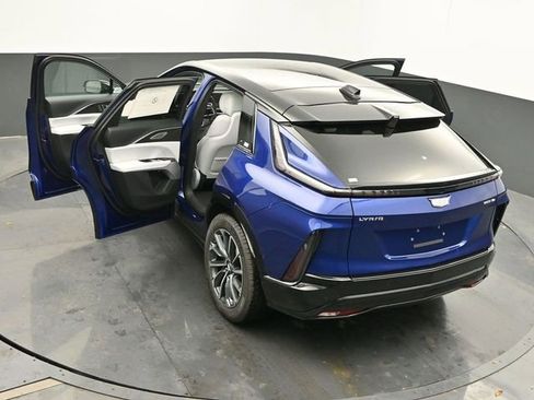 New 2025 Cadillac Lyriq Sport image 61