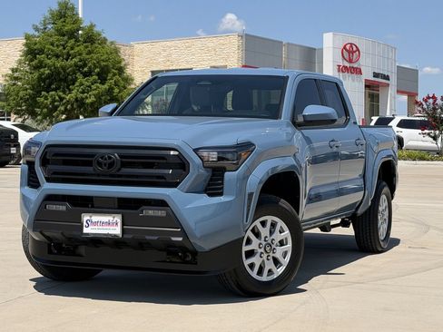 Used 2026 Toyota Tacoma SR5 AWD/4WD image 2