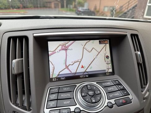 Used 2011 INFINITI G37 x w/ Premium Pkg image 19