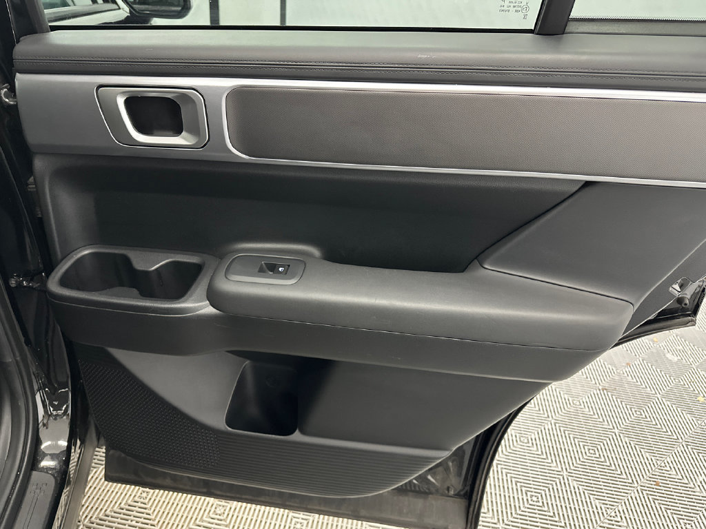 Used 2024 Hyundai Santa Fe SE FWD image 13