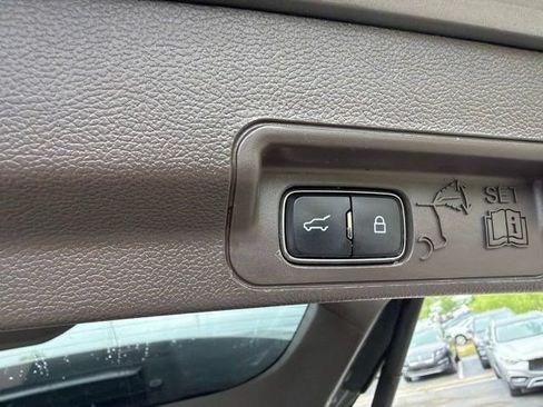 Used 2020 Ford Explorer Platinum w/ Premium Technology Package AWD/4WD image 40