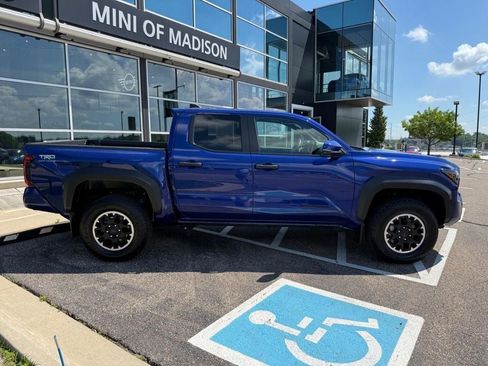 Used 2024 Toyota Tacoma TRD Off-Road w/ TRD Off Road Upgrade Package AWD/4WD image 2
