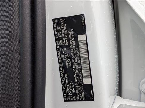 New 2026 Volvo XC90 B6 Plus w/ Protection Package Premier image 18