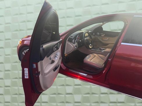 Used 2016 Mercedes-Benz C 300 Sedan w/ Surround View Package image 9