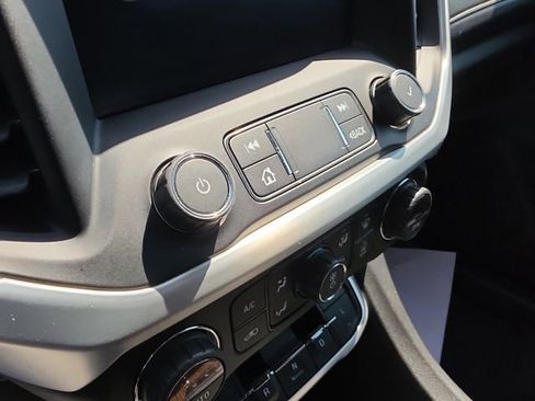 Used 2021 GMC Acadia SLE w/ Driver Convenience Package FWD image 22