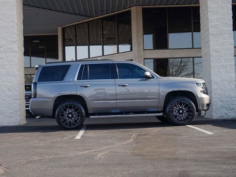 Used 2018 Chevrolet Tahoe LT w/ LT Signature Package image 2