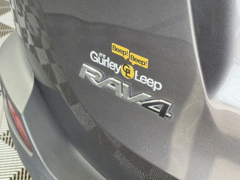 Used 2013 Toyota RAV4 Limited AWD/4WD image 19