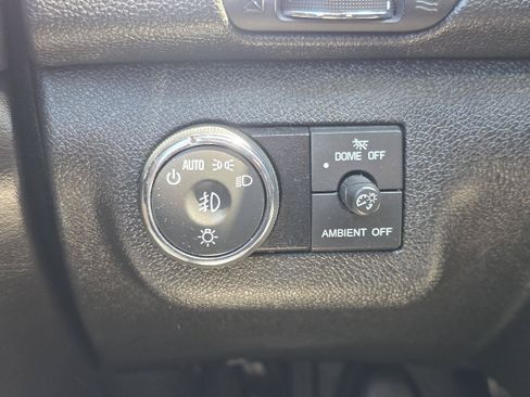 Used 2017 Chevrolet Traverse LT FWD image 11