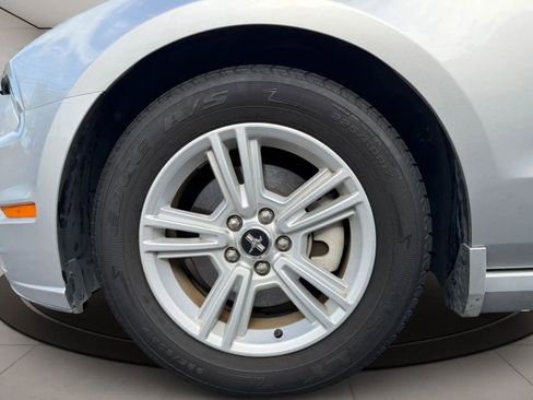 Used 2013 Ford Mustang Coupe RWD image 7