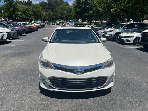 Used 2014 Toyota Avalon XLE Touring FWD image 4