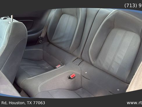 Used 2018 Ford Mustang Coupe image 24