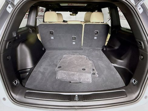 Used 2025 Jeep Grand Cherokee Limited image 28