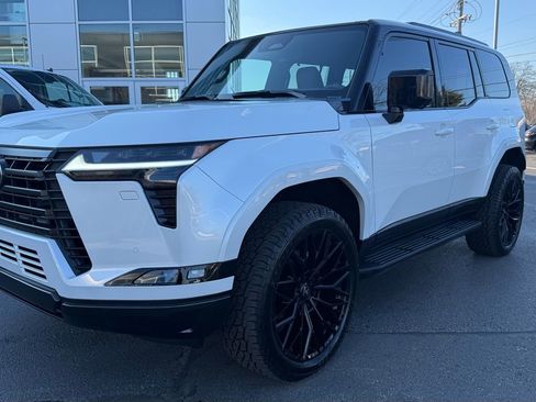 Used 2025 Lexus GX 550 w/ Accessory Package (Z1) image 1