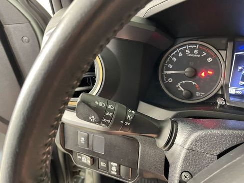 Used 2022 Toyota Tacoma TRD Sport AWD/4WD image 13