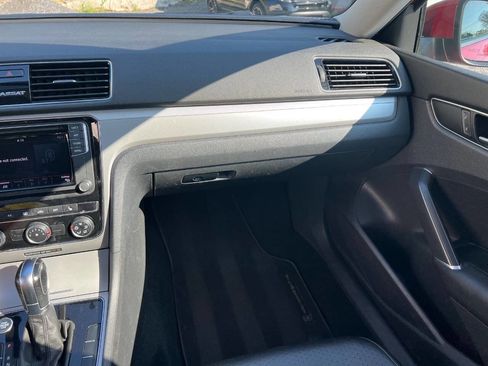 Used 2019 Volkswagen Passat 2.0T Wolfsburg w/ Wheels & Sunroof Package FWD image 16
