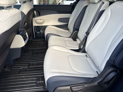 New 2026 Kia Carnival EX FWD image 26