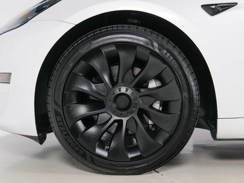 Used 2023 Tesla Model 3 Standard Range RWD image 9