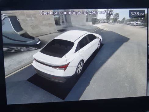 Used 2024 Hyundai Elantra Limited FWD image 27
