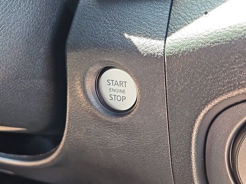 Used 2022 Nissan Frontier PRO-4X w/ Pro-4X Premium Package AWD/4WD image 26