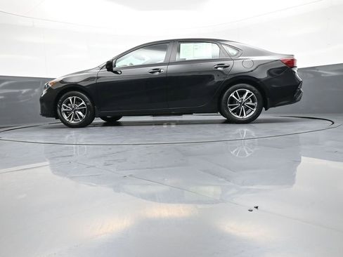 Certified 2023 Kia Forte LXS w/ LXS Technology Package FWD image 31