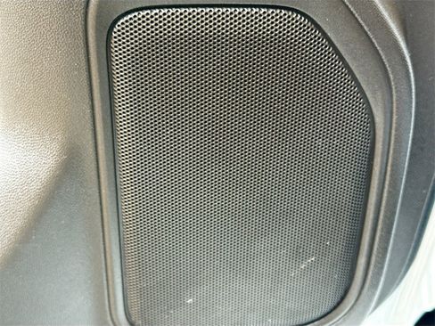 Used 2020 Chevrolet Silverado 1500 LT image 19