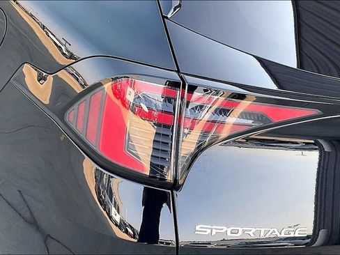 Used 2026 Kia Sportage LX FWD image 28