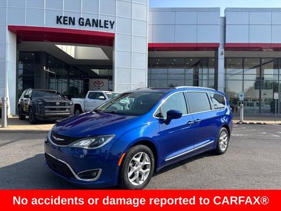 Used 2020 Chrysler Pacifica Touring-L w/ Tire & Wheel Group