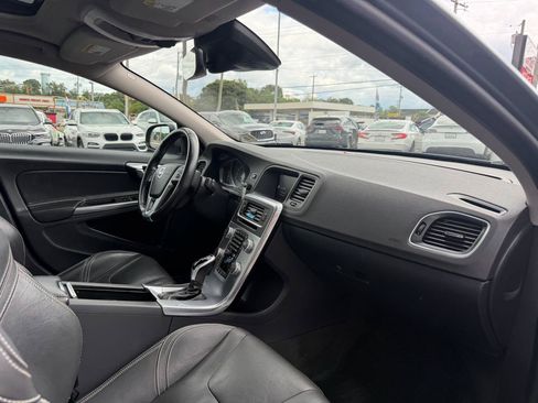 Used 2018 Volvo S60 T5 Dynamic w/ Protection Package AWD/4WD image 19