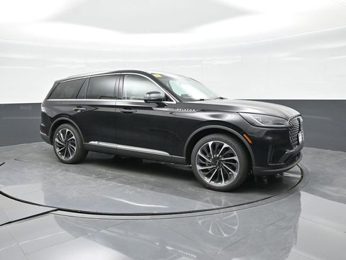 Used 2025 Lincoln Aviator Reserve w/ Illumination Package image 10